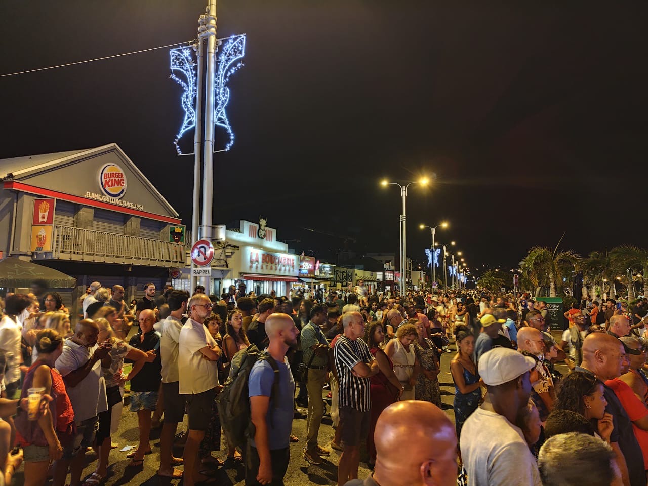 Un 31 décembre flamboyant sur le front de mer de Saint-Pierre 