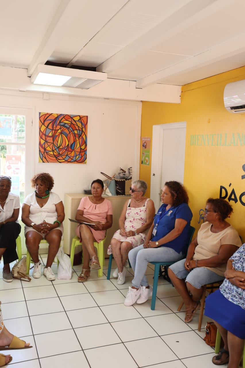 Journée nationale de lutte contre les violences – Une action symbolique au stade Michel Volnay