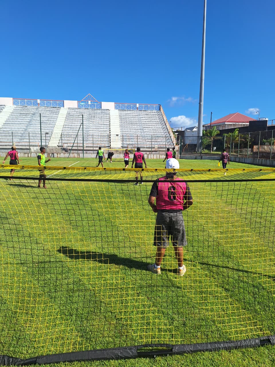 Le “Stade vers l’emploi” : quand le football devient passerelle vers l’insertion professionnelle à Saint-Pierre