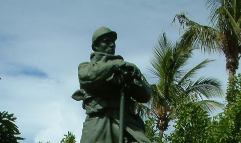 Monuments aux morts "Le Poilu"