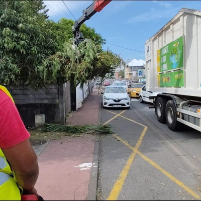 Collecte des déchets verts suite au passage du cyclone Garance